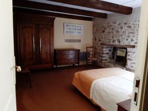 B&B / Chambres d'hotes Chateau De Pont-Sal : Chambre Double - Vue sur Jardin