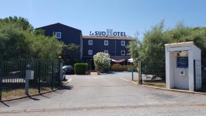 Hotels Contact Hotel LE SUD Montpellier Aeroport Parc Expo Arena : photos des chambres