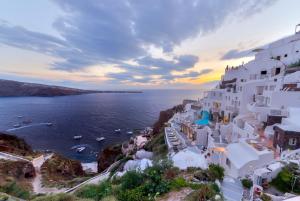 Oia Angle Cavehouse Santorini Greece