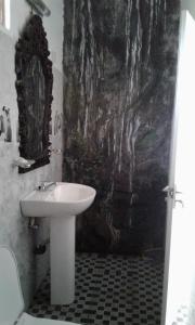 Ella Lucky Panoramic