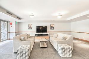 The Best Top Floor Ski-inSki-out at the Aspens