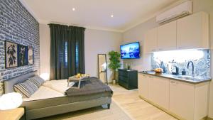 Frank-Kiss Apartments