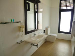 Lagoon Paradise Beach Resort