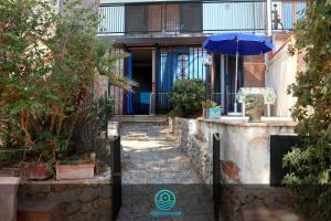 Casa Ammare nella riserva di Capo Gallo