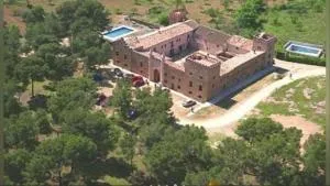 Castillo con piscina en plena Sierra Calderona - Segorbe