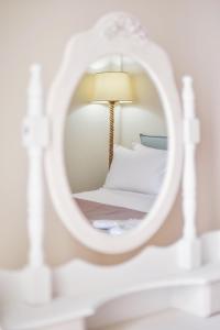 OLIVER SUITES