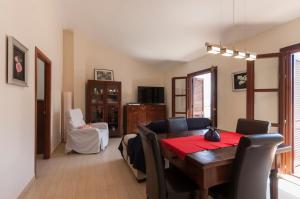 Lets Holidays apartment La Guardia