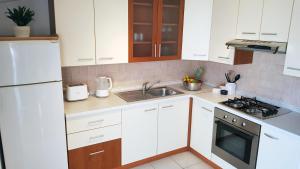 Sea View Apartment Elena