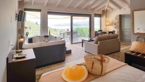 Lefkothea Honeymoon Suite, Hot Tub, Sea View