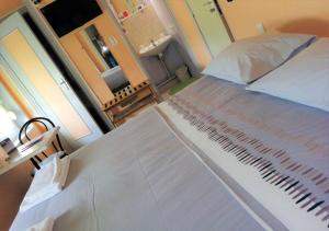 Hotels Le Terminus fasthotel soissons centre : photos des chambres