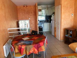 Appartements PORTICCIO, AGOSTA PLAGE vue mer pour 6 p, 2 ch, PROMO 7 nuits : photos des chambres