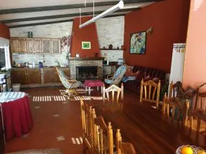 Amplia y luminosa buhardilla & total independencia - Casas de los Pinos