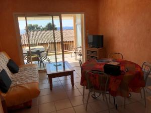 Appartements PORTICCIO, AGOSTA PLAGE vue mer pour 6 p, 2 ch, PROMO 7 nuits : photos des chambres