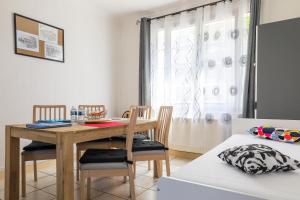 Maisons de vacances Maison 88 m2 le patio du centre ville avec garage : photos des chambres