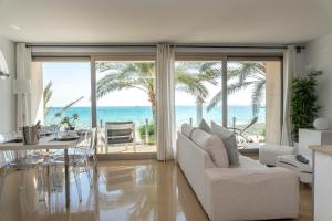 One-Bedroom Apartment with Sea View room in Apartaments Delfin
