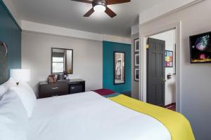 King Suite room in City Suites Hotel