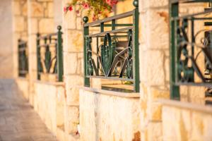 Double Room with Balcony and Sea View room in Stonevilla Buta