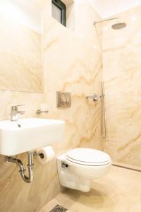 Deluxe Triple Room with Sea View room in Stonevilla Buta