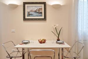 Romance in Rialto - your house to stay together