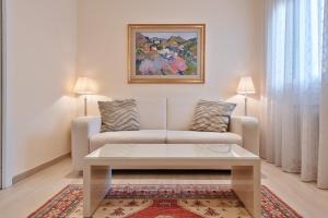 Romance in Rialto - your house to stay together