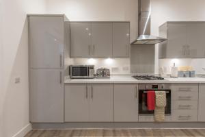 Haymarket Spacious 3 Bedroom Street Level