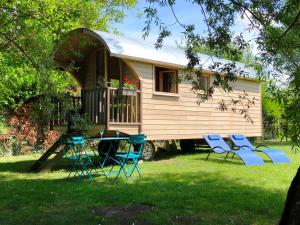 Maisons d'hotes Millygite Chalet-on-wheels by the river : photos des chambres