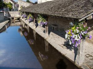 Maisons d'hotes Millygite Chalet-on-wheels by the river : photos des chambres