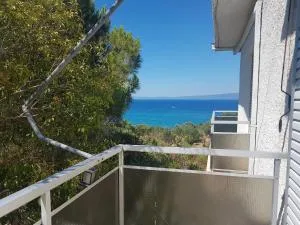 Gkionis Apartment - Akrogiali