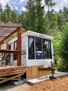 Garden Bay Hideaway - Glamping & RV - Brew Bay