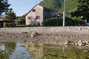 Beachfront House Jovan