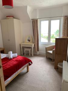 Postmans Rest, second floor apartment, Lynmouth with private parking
