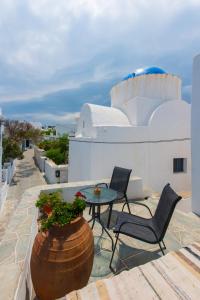 Avra Guestroom