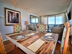 440 West 608 N Waterfront 2 Bedroom 2 Bathroom with Gulf of Mexico View. 23125