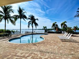 Boca Ciega Resort 313 Charming One Bedroom on the water at Boca Ciega Resort and Marina 23106