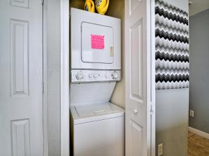 Boca Ciega Resort 313 Charming One Bedroom on the water at Boca Ciega Resort and Marina 23106