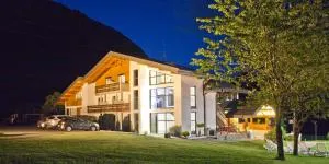 穆瓦诺酒店 - 托农莱班