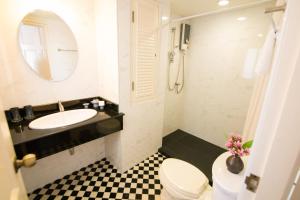 Phòng Deluxe Giường đôi (Deluxe Double Bed)