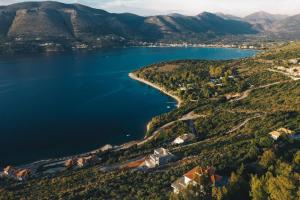 Ionion exclusive villa