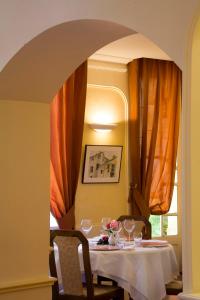 Hotels Logis Hotel Galland : photos des chambres