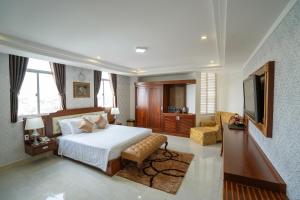 Duc Long Gia Lai Hotels & Apartment