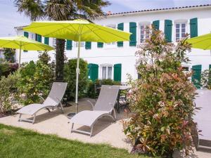 Maisons de vacances Locations de Vacances Le Clos Rhea : Appartement Standard