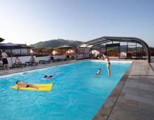 Campings Domaine Chalets Larlapean : photos des chambres
