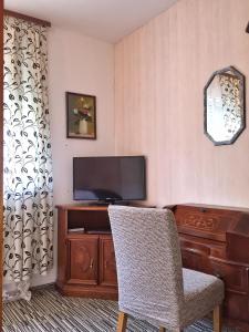 Single Room room in Hotel Attaché