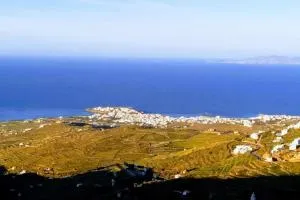 Aegean Breeze in DYO CHORIA TINOS - Triandáros