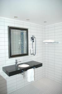 Compact Single room in Thon Hotel Prinsen