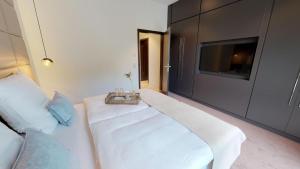 White Pearl Apartment 4 02