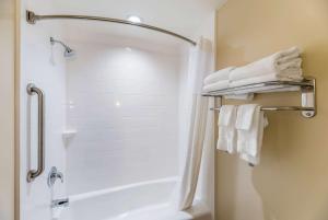 Queen Room with Two Queen Beds - Non-Smoking room in Comfort Inn & Suites Zion Park Area