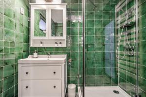 BpR Golden Corner Suite with balcony & AC