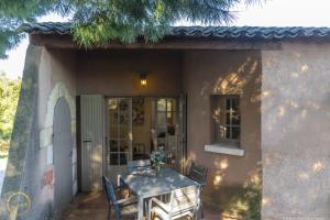 Villages vacances Les Garrigues de la Vallee des Baux : photos des chambres