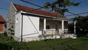 Kamena Kuca Family Rodin - Dubranje